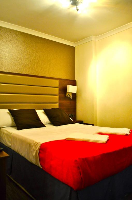 Deluxe Double Room,110661669:JPEG