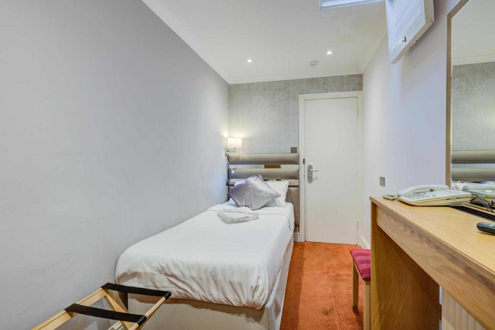 Single Room,1215432538:JPEG