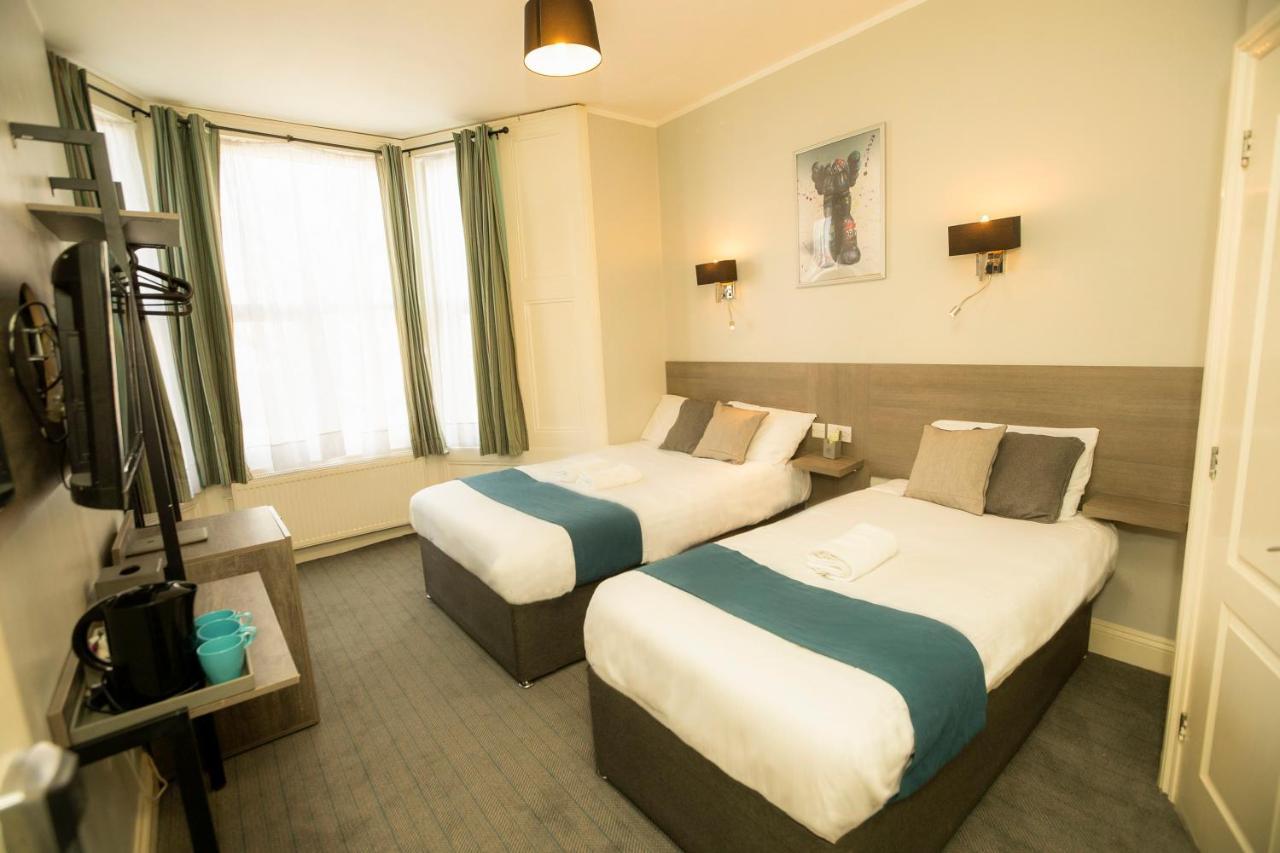 Triple Room,1243277803:JPEG