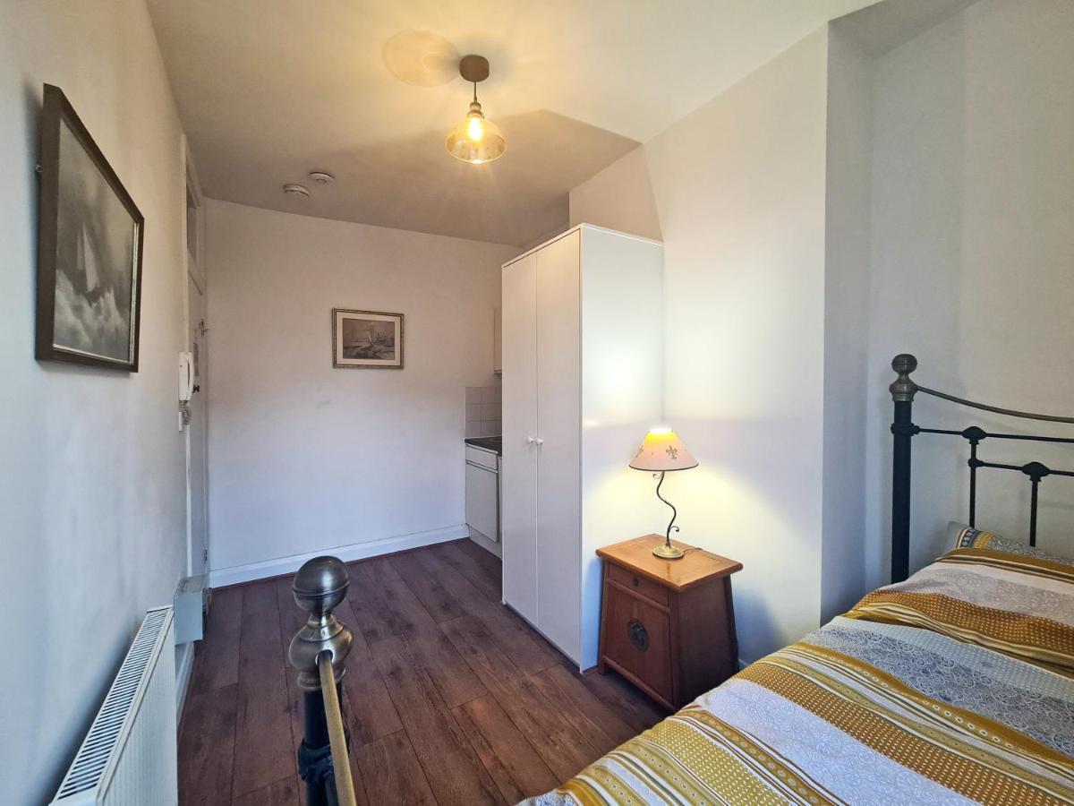Superior Single Room,1261543510:JPEG