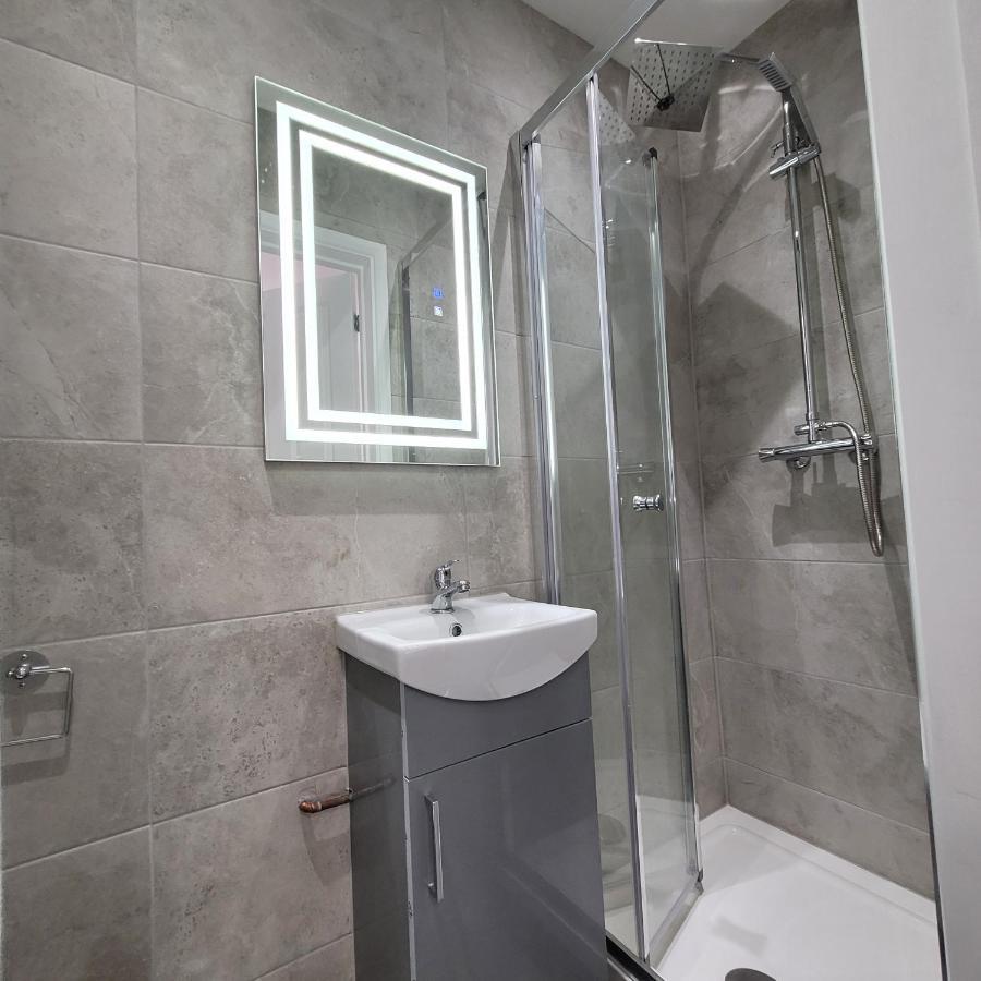 Double Room Private Bathroom,1311331378:JPEG