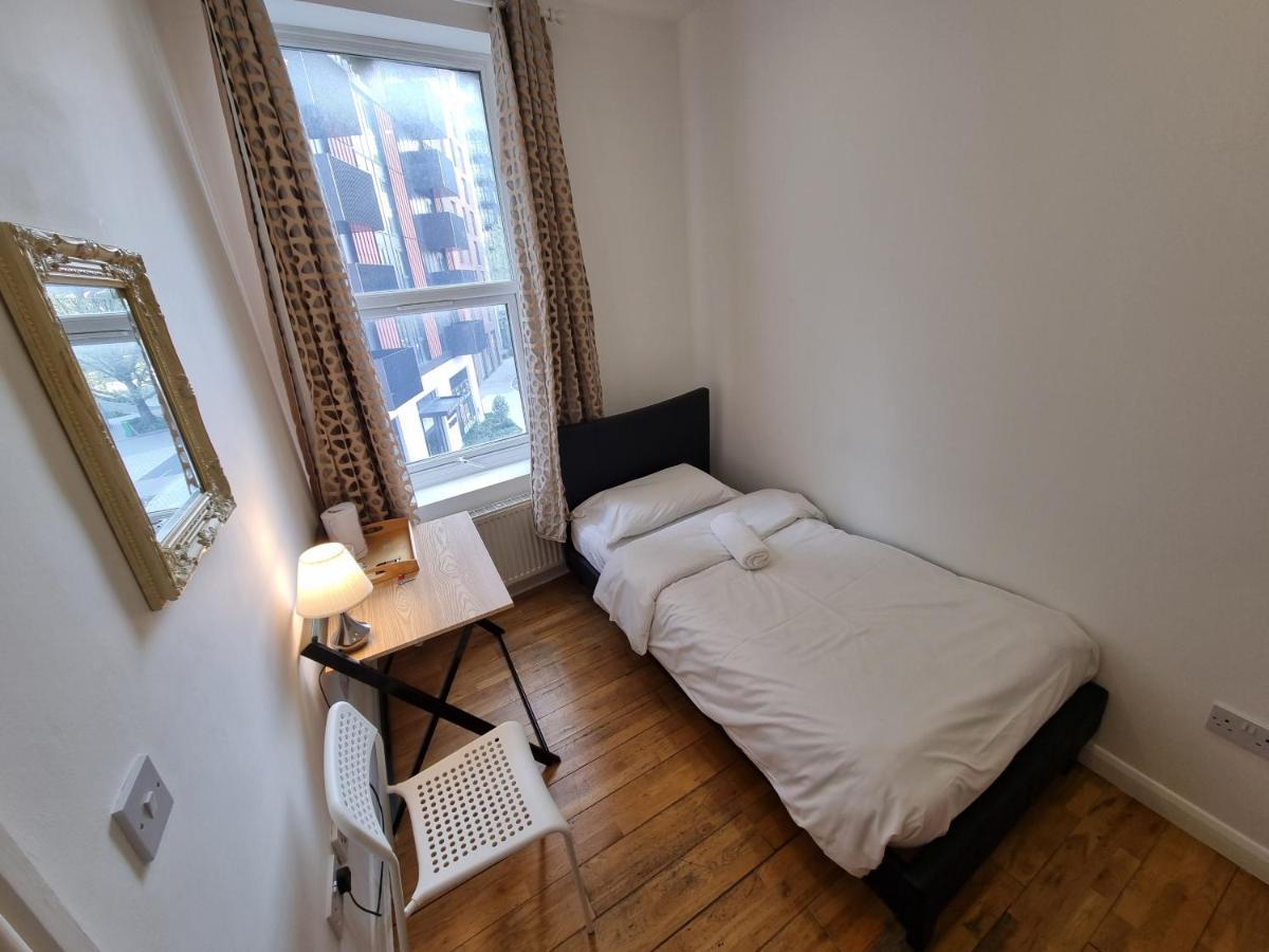 Single Room with Private Bathroom,1391749274:JPEG
