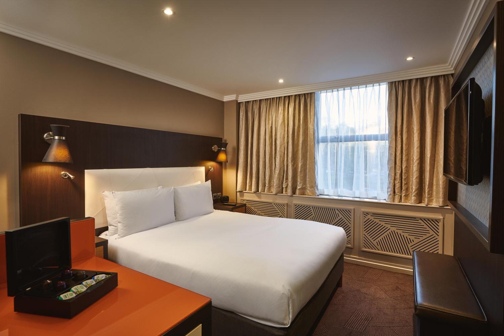 Queen Room,1765793688:JPEG