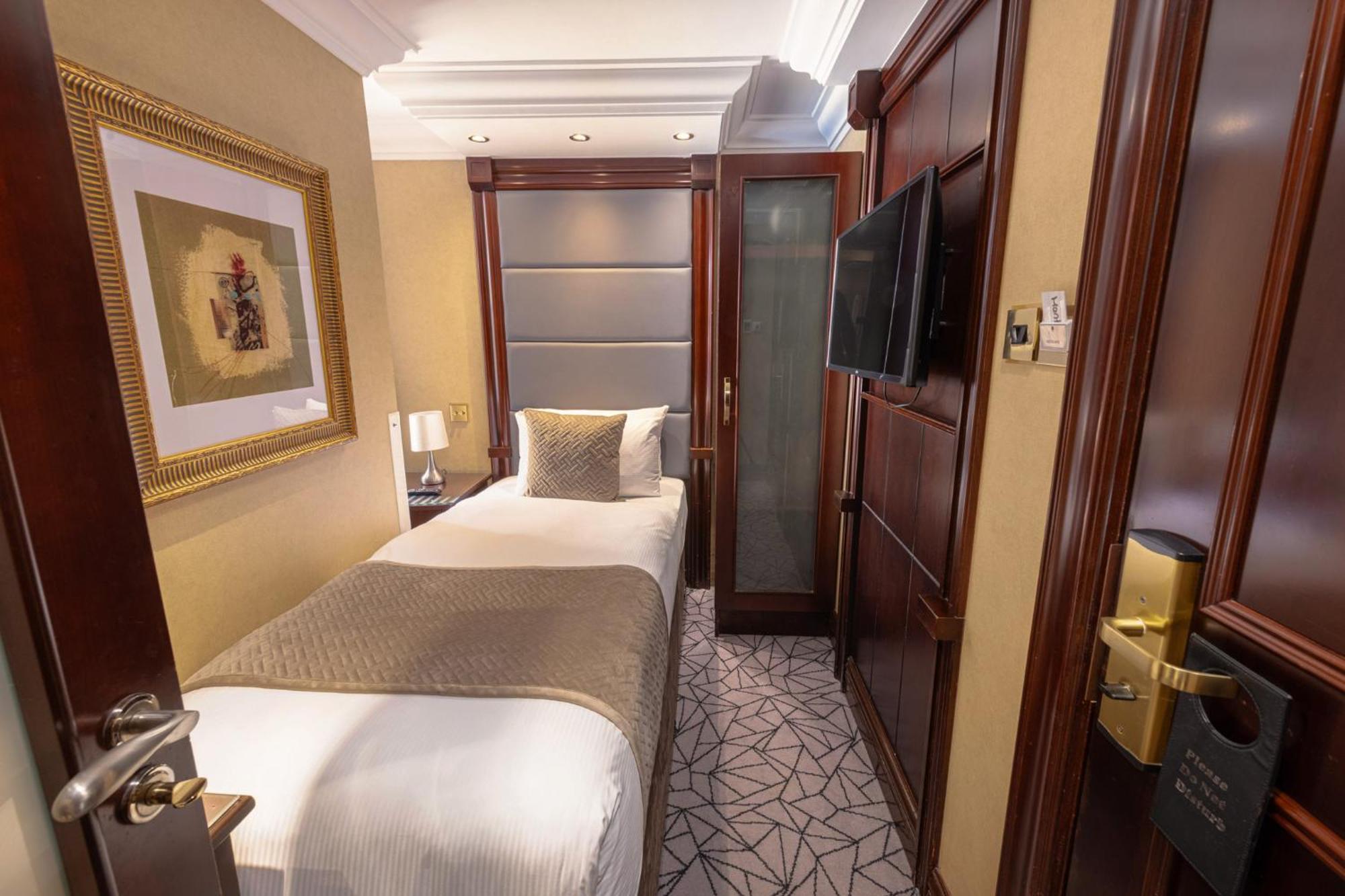 Small Single Room,1586828149:JPEG