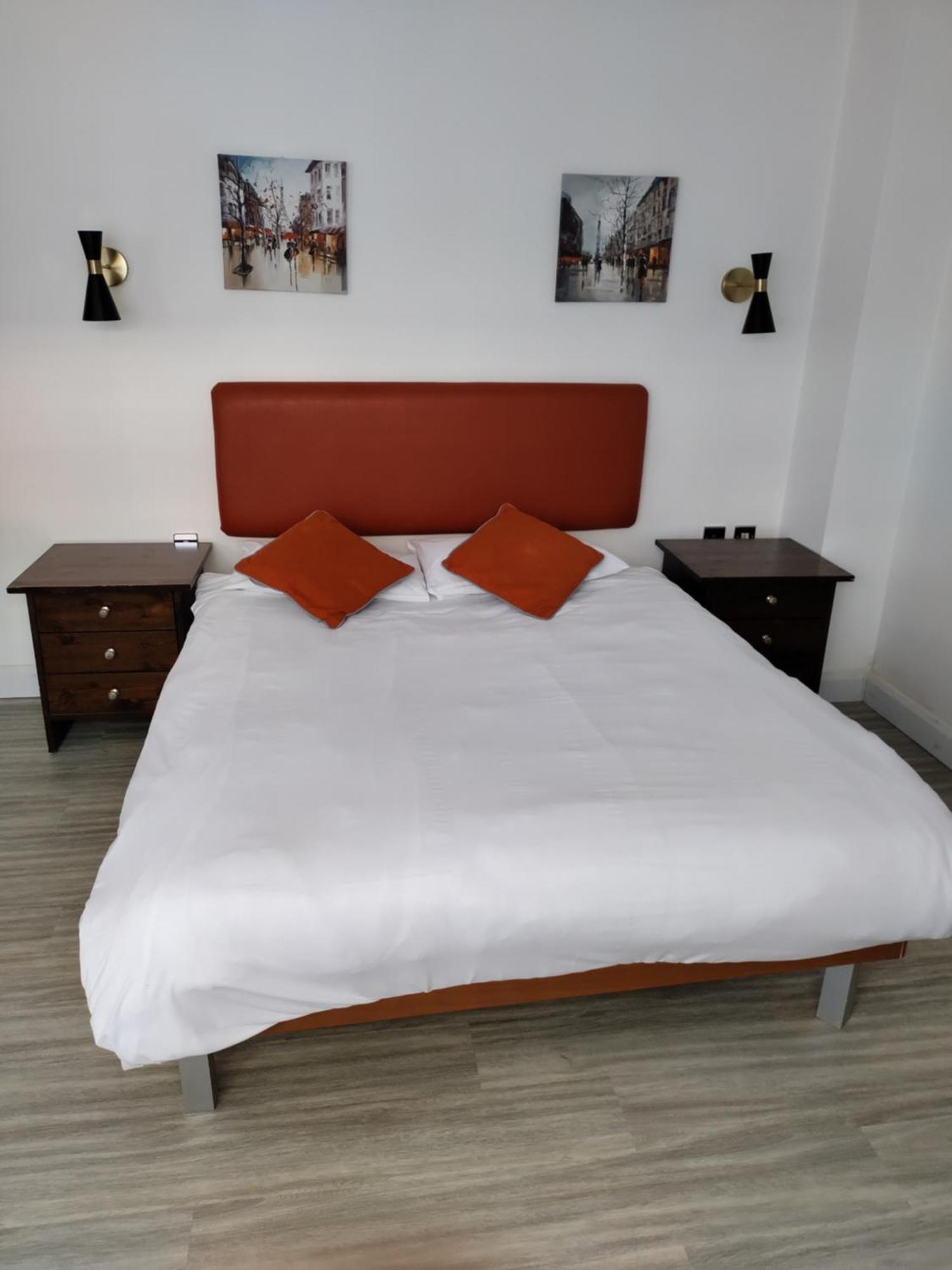 One-Bedroom Apartment,1708263739:JPEG