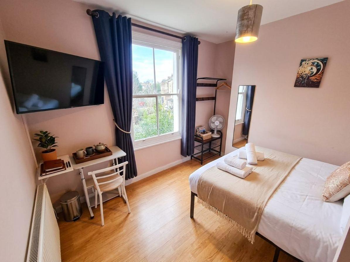 Double Room,1757558557:JPEG