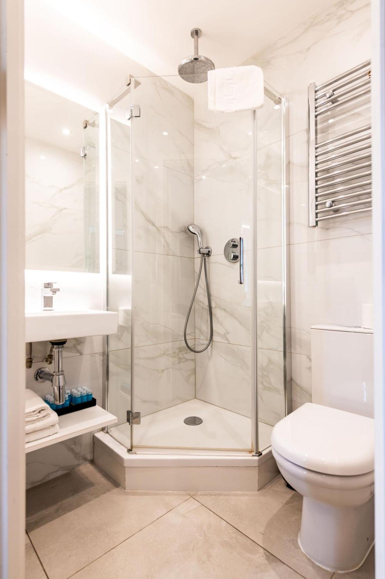 Double Room,1765542100:JPEG